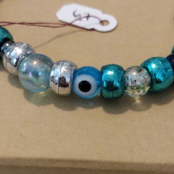 Artemis's Gems custom made beaded bracelet with bumblebees and evil eye charms - Picture 4 of 4